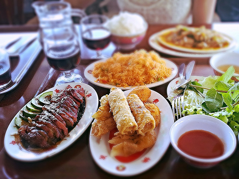 Jedzenie za dużo w jednym posiłku_trenujzglowa